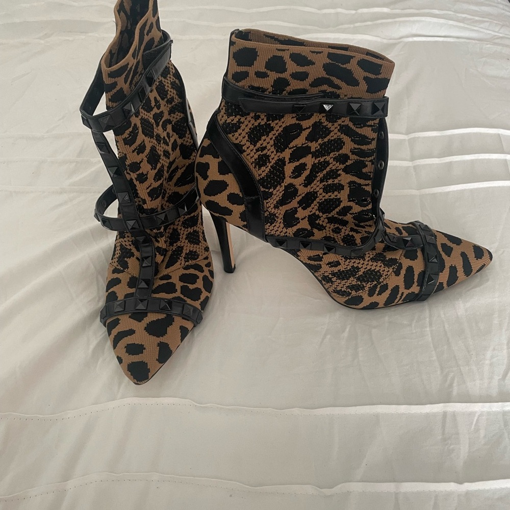 Jessica Simpson Leopard Print Heels with Black Accents
